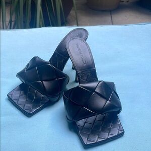 Bottega Veneta Black Heels Luxurious Style